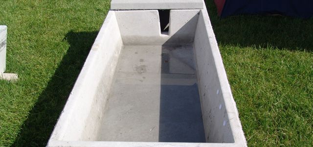 Load image into Gallery viewer, Concrete Water Trough
